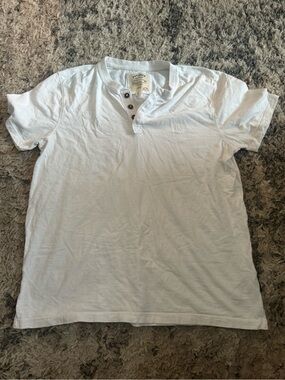 Fat Face Men's White Short-Sleeve Henley Polo
